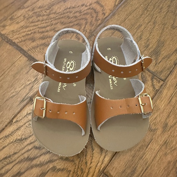 Sunsan Brown Leather Kids Sandals - Picture 1 of 4